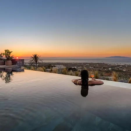 Klοstra 3* Oia (Santorini)